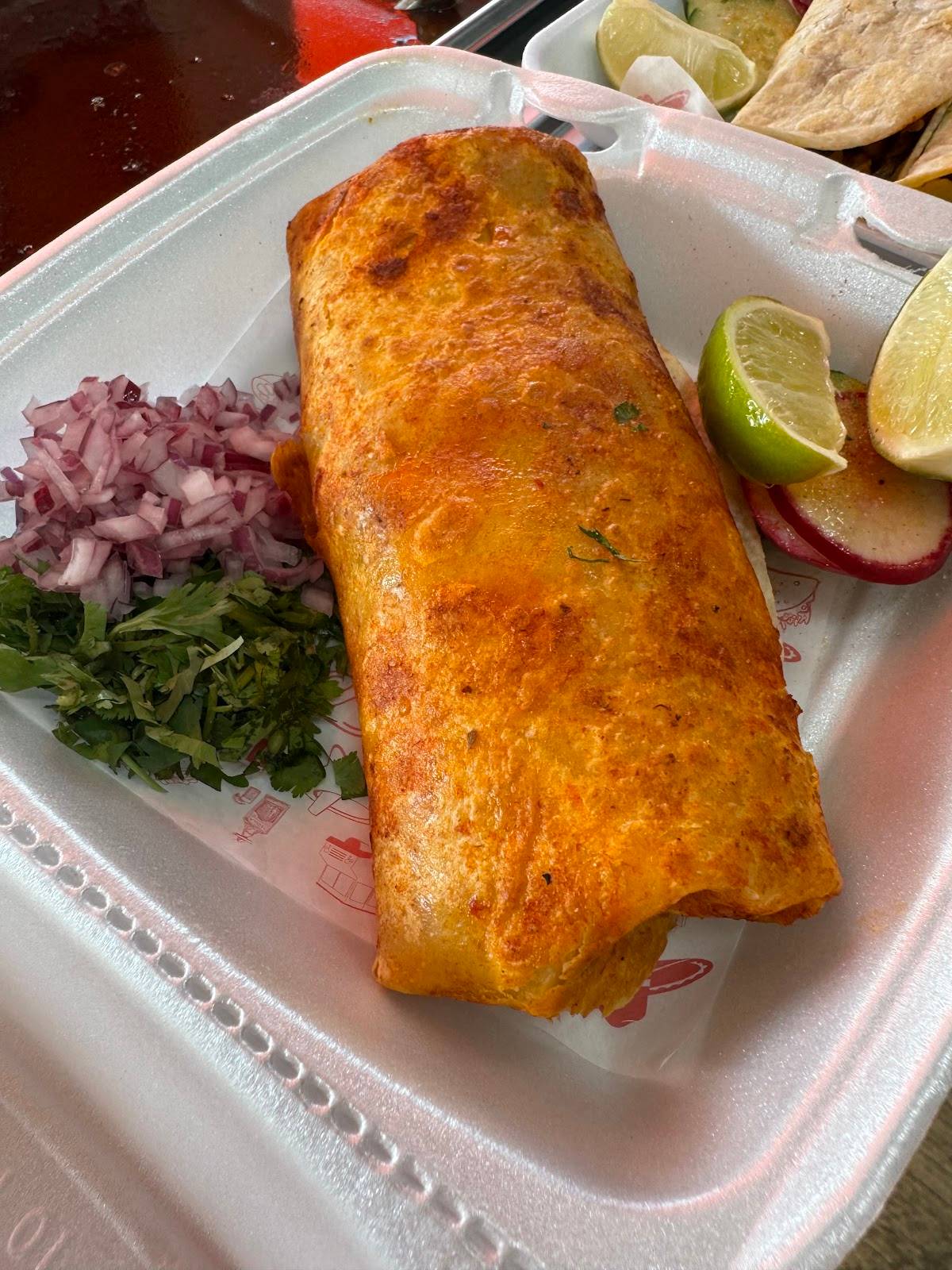 L’Jefe Tacos & more restaurant in Baytown - photo 2