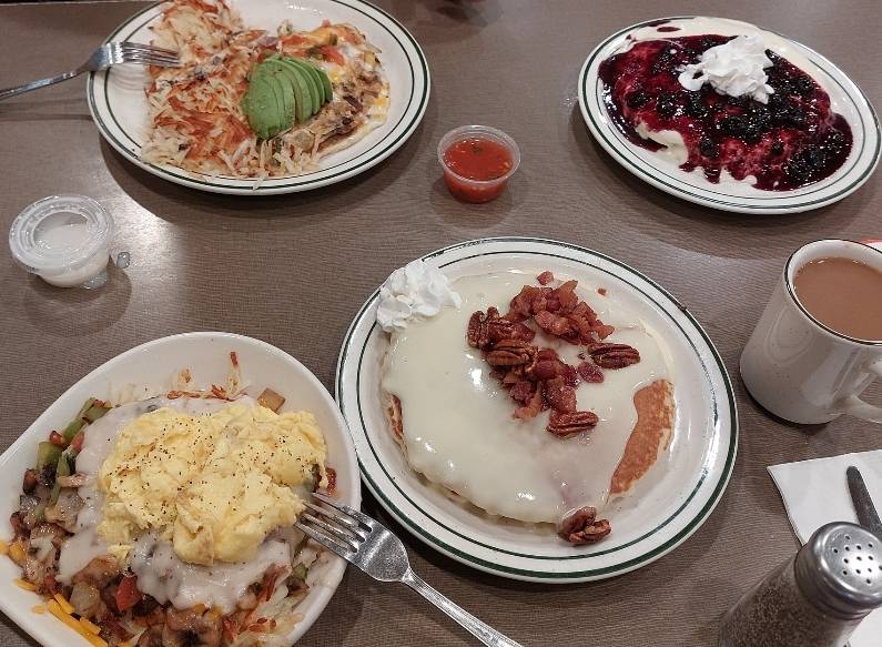 NORMS Restaurant restaurant in Huntington Park - photo 3