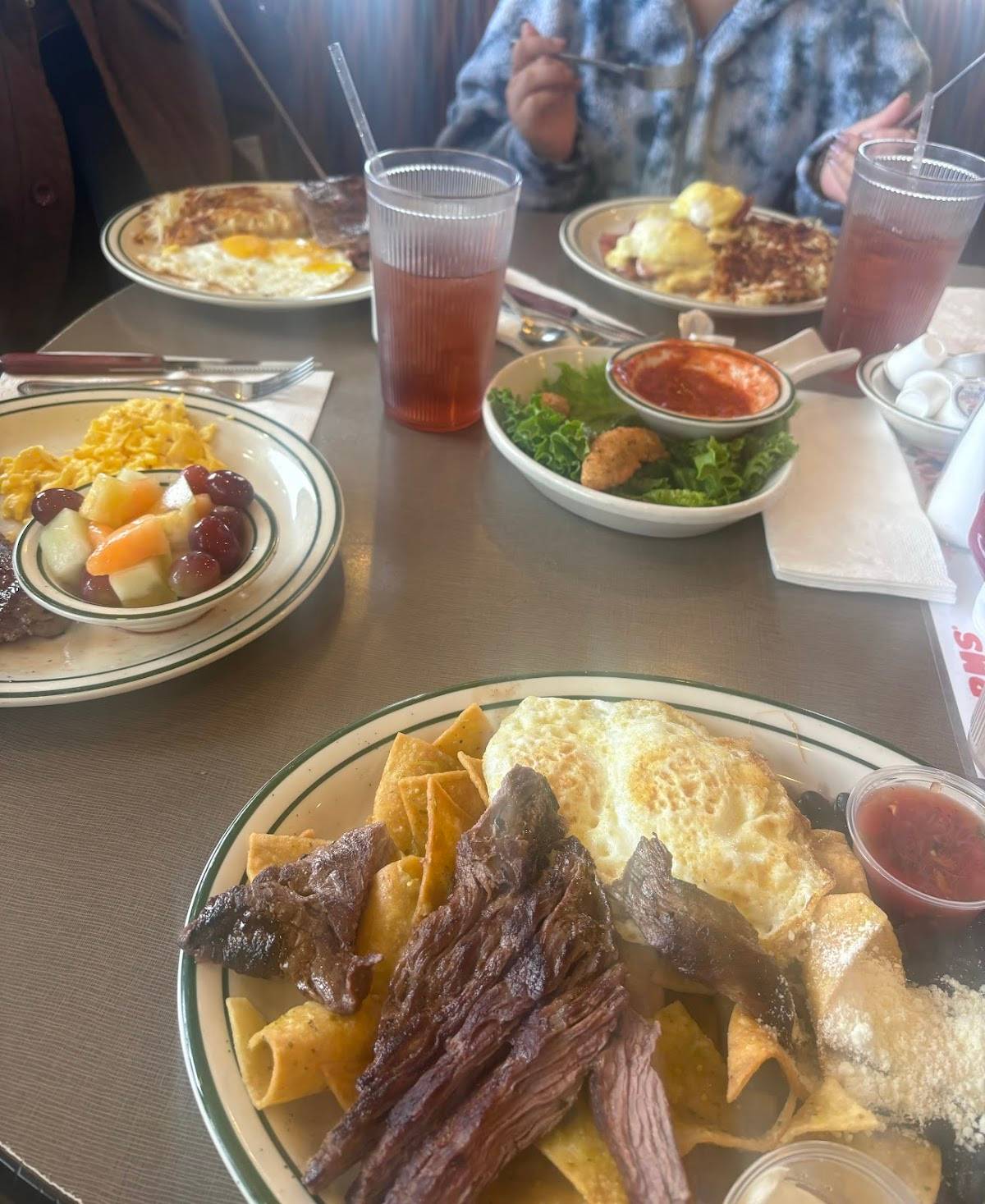 NORMS Restaurant restaurant in Huntington Park - photo 4