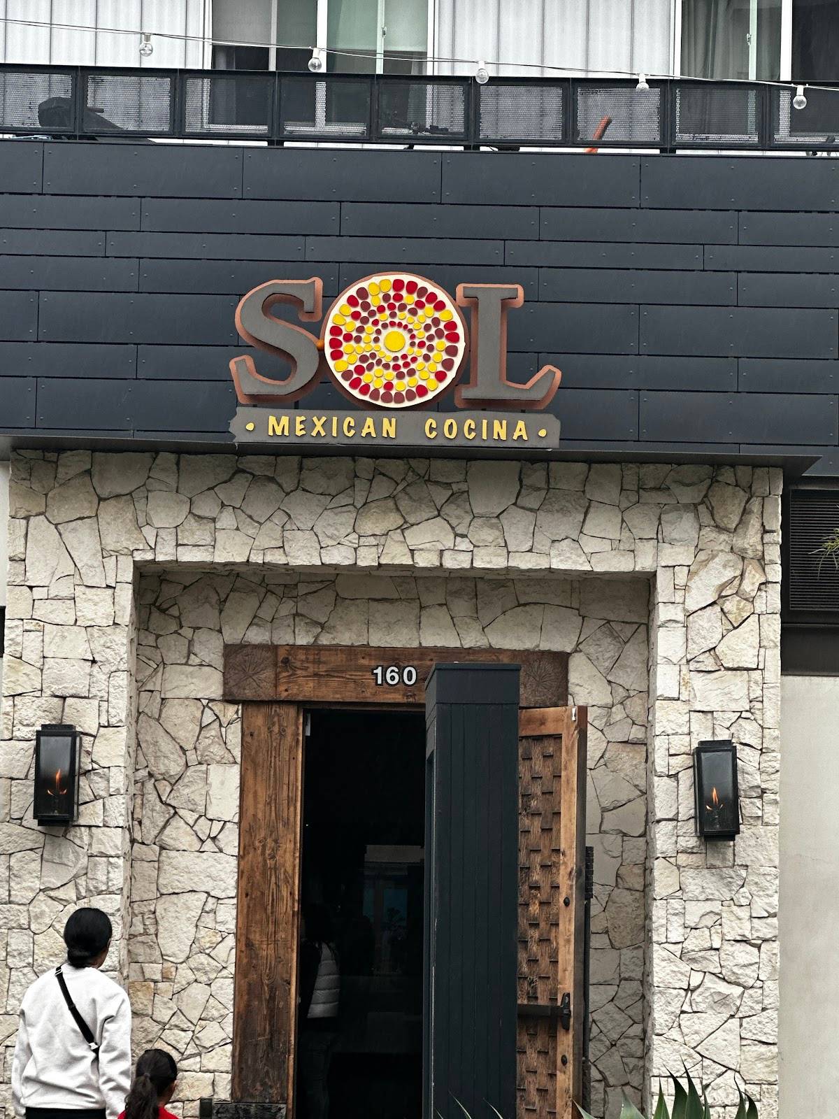 SOL Mexican Cocina restaurant in Los Angeles - photo 4