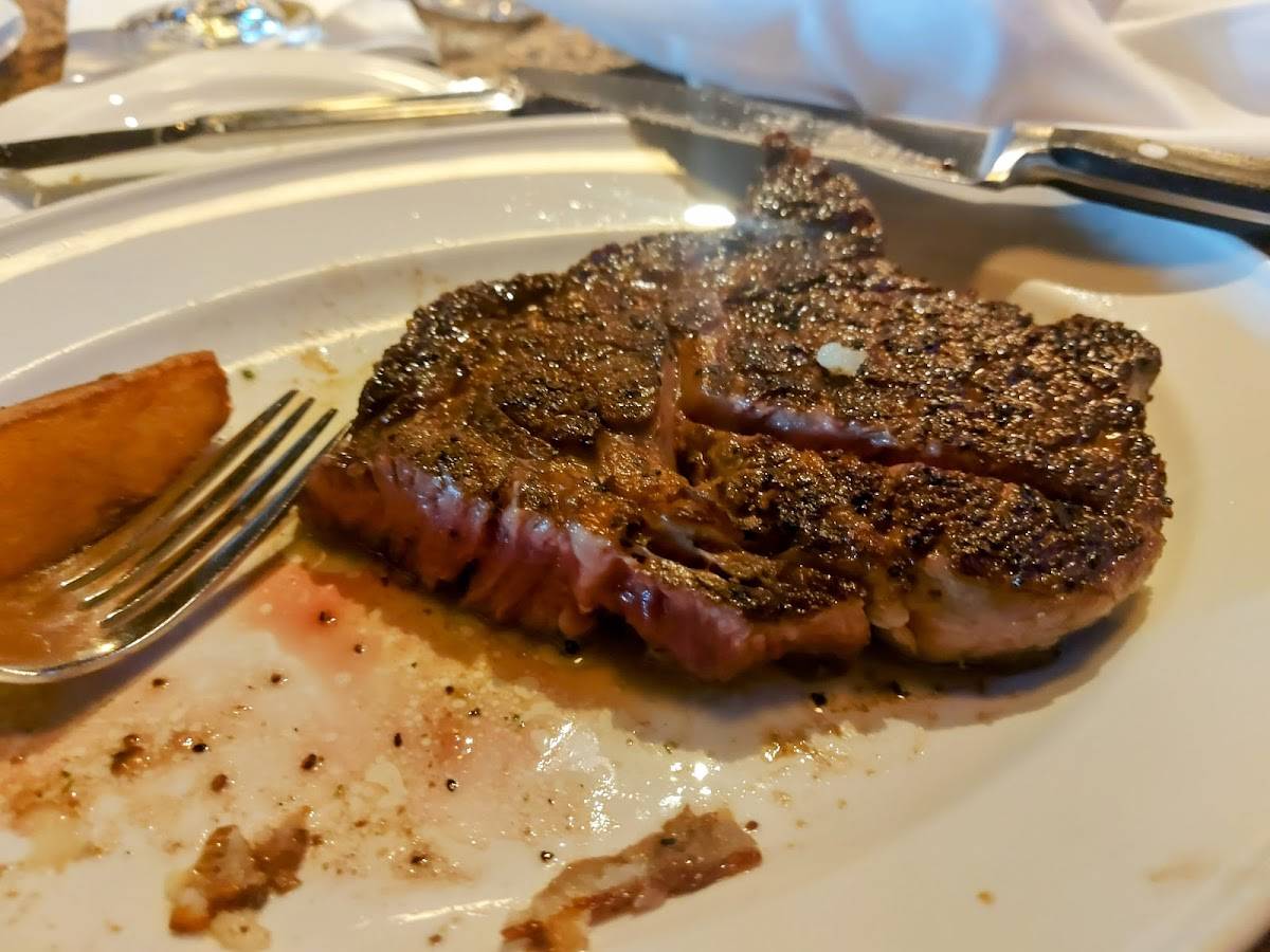 Pappas Bros. Steakhouse restaurant in Houston - photo 3