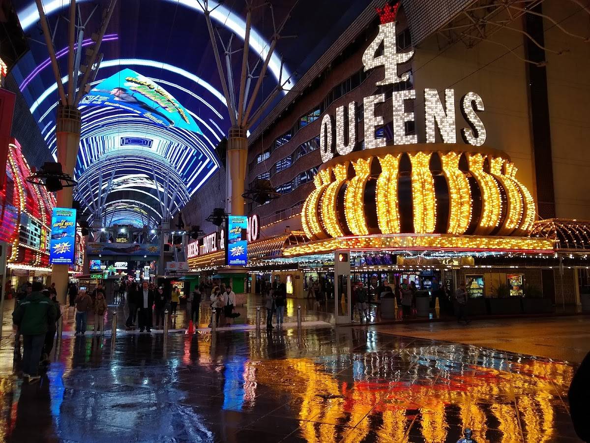 Four Queens Hotel & Casino restaurant in Las Vegas - photo 3