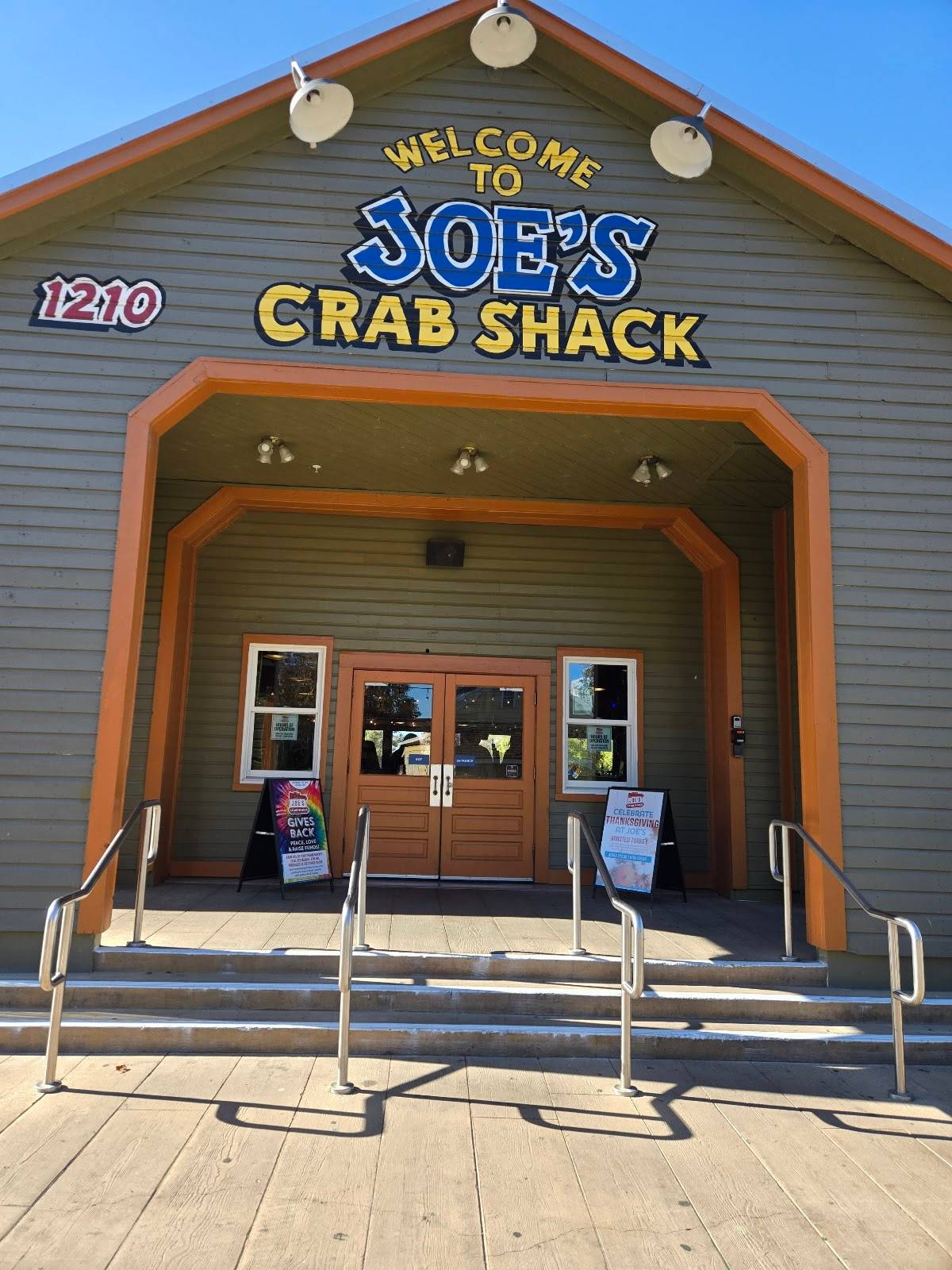 Joe's Crab Shack restaurant in Sacramento - photo 4