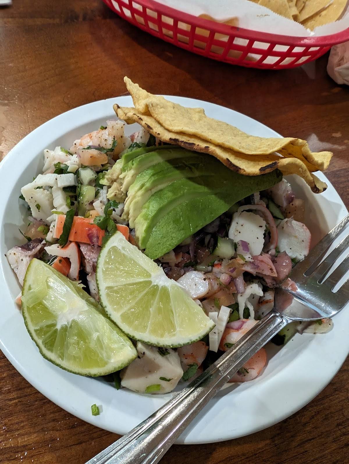 Mariscos Playa De Corales restaurant in Placentia - photo 4