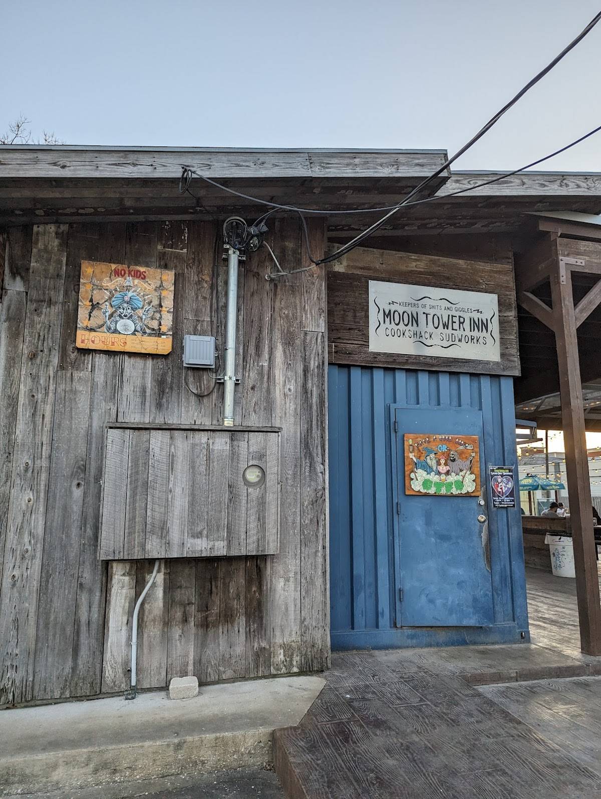 Moon Tower Inn