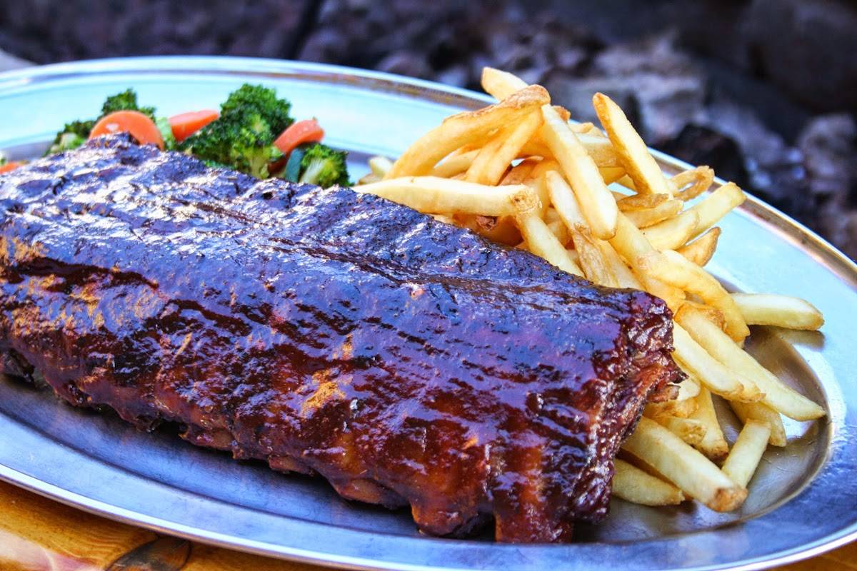 Saddle Ranch Chop House restaurant in West Hollywood - photo 3