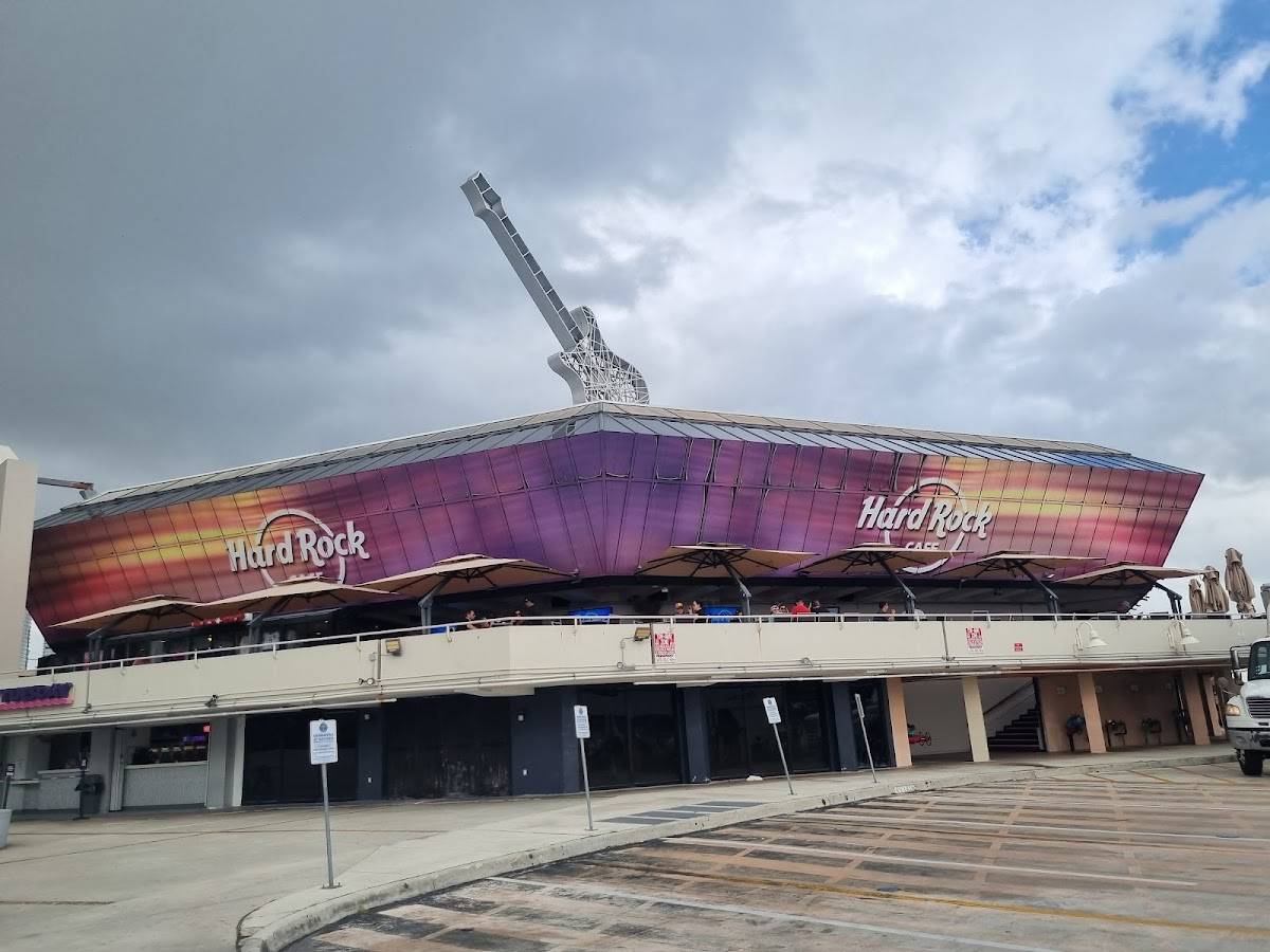 Hard Rock Cafe restaurant in Miami - photo 2
