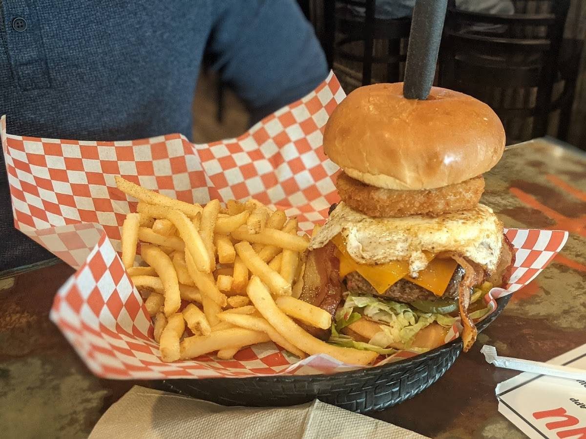 Hurricane Grill & Wings-Julington Creek restaurant in Jacksonville - photo 2
