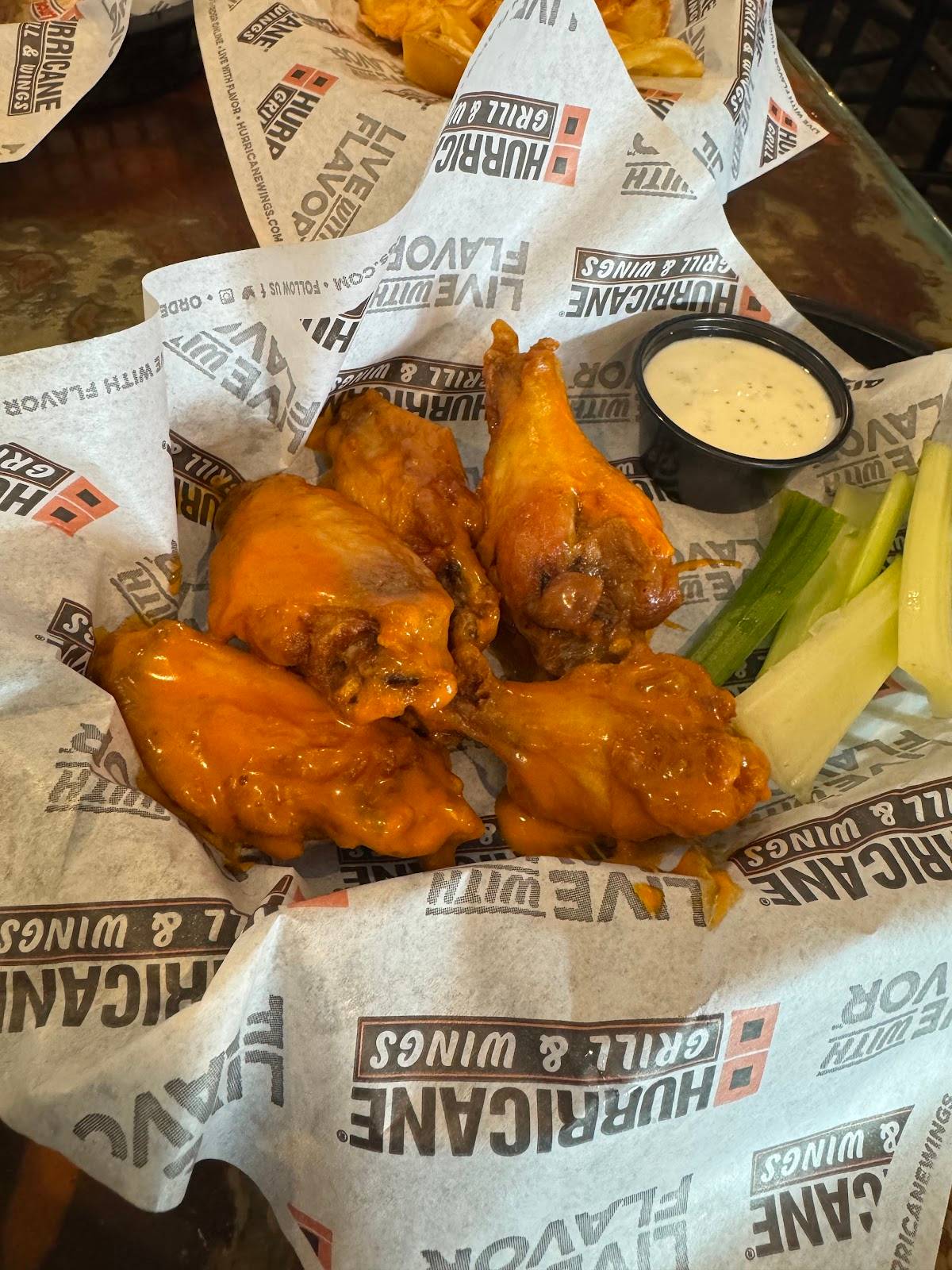 Hurricane Grill & Wings-Julington Creek restaurant in Jacksonville - photo 4