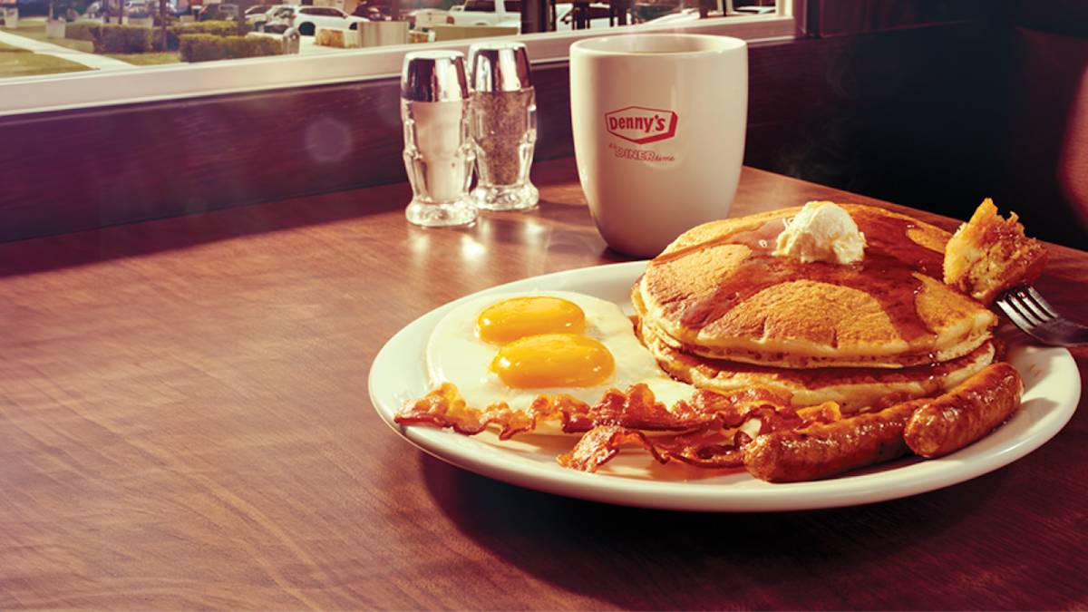 Denny's restaurant in Los Angeles - photo 2