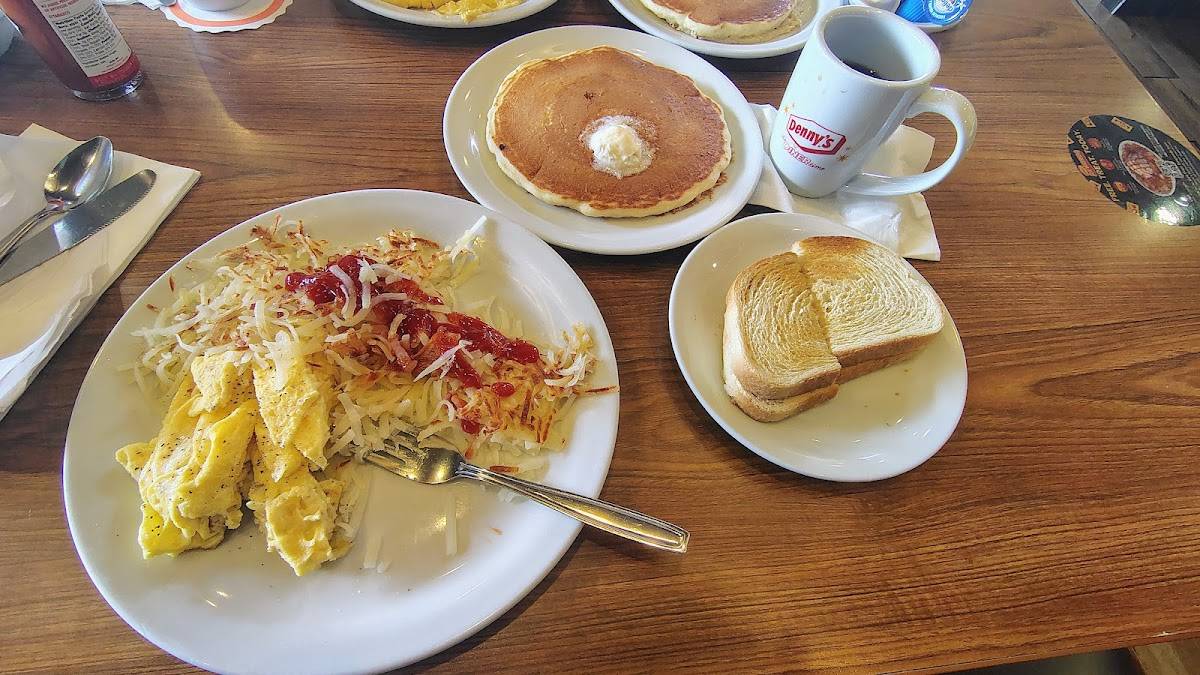 Denny's restaurant in Los Angeles - photo 3