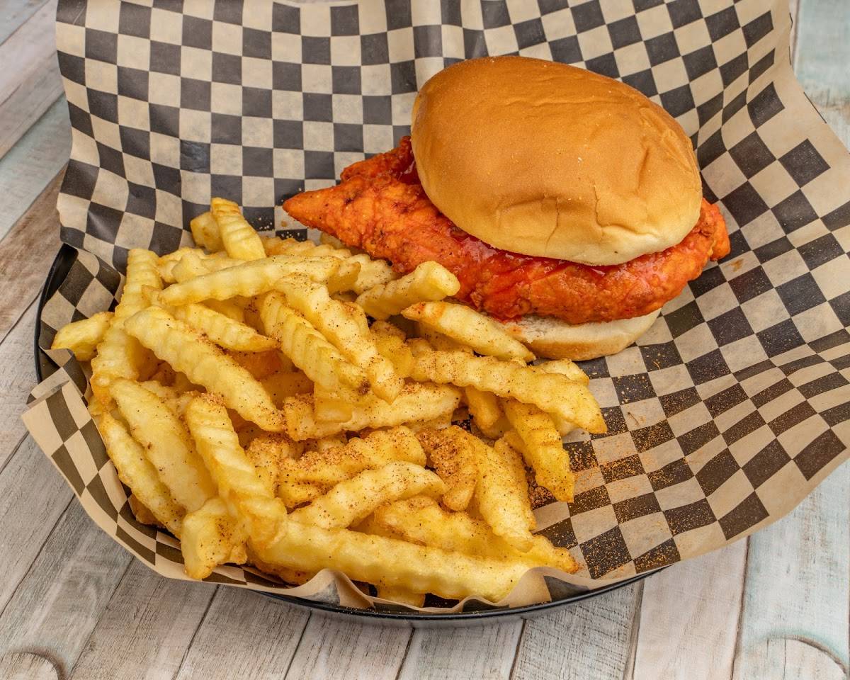 Fish & Chicks restaurant in Harris County - photo 4
