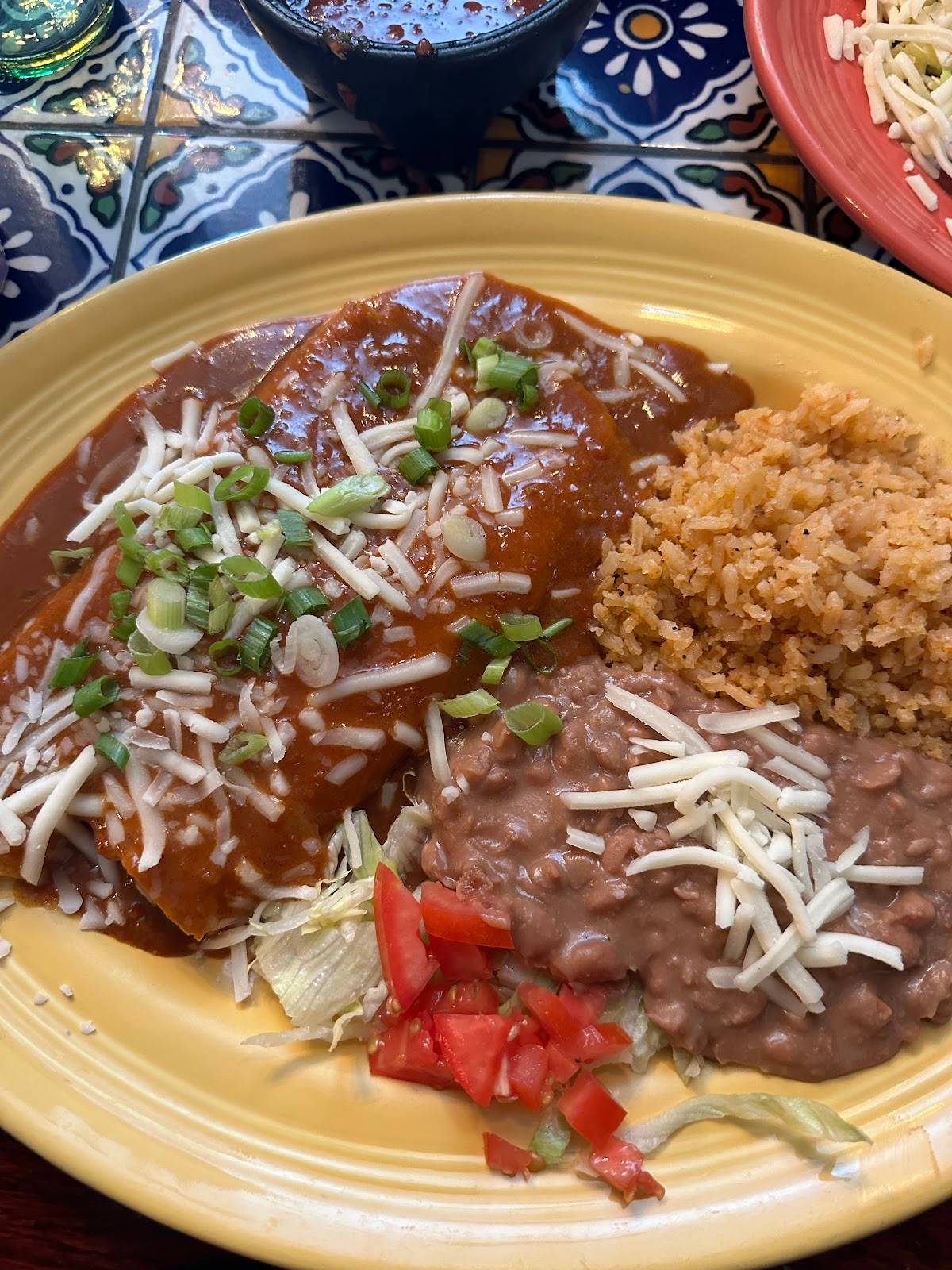 Michael's Grill & Taqueria restaurant in Salinas - photo 4