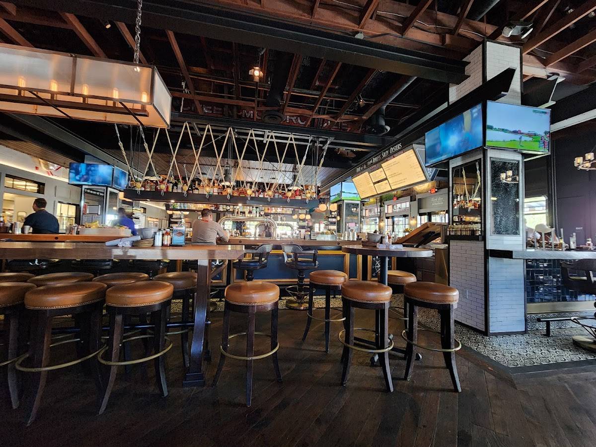King's Fish House restaurant in Calabasas - photo 3