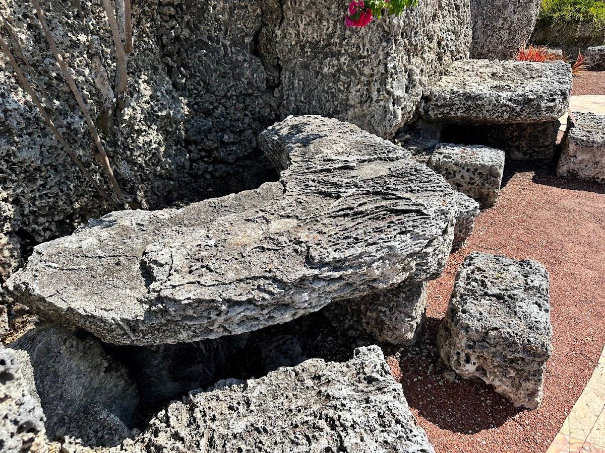 Coral Castle Snack Bar & Coffee Shop restaurant in Homestead - photo 5