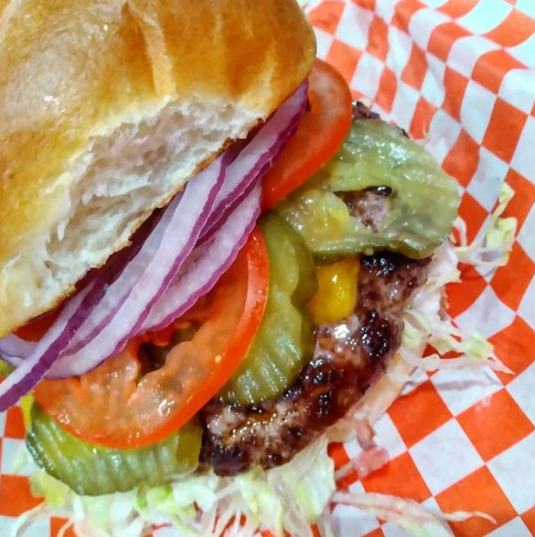 Senor Bob's Burgers, Hot Dogs & More restaurant in Sedona - photo 2