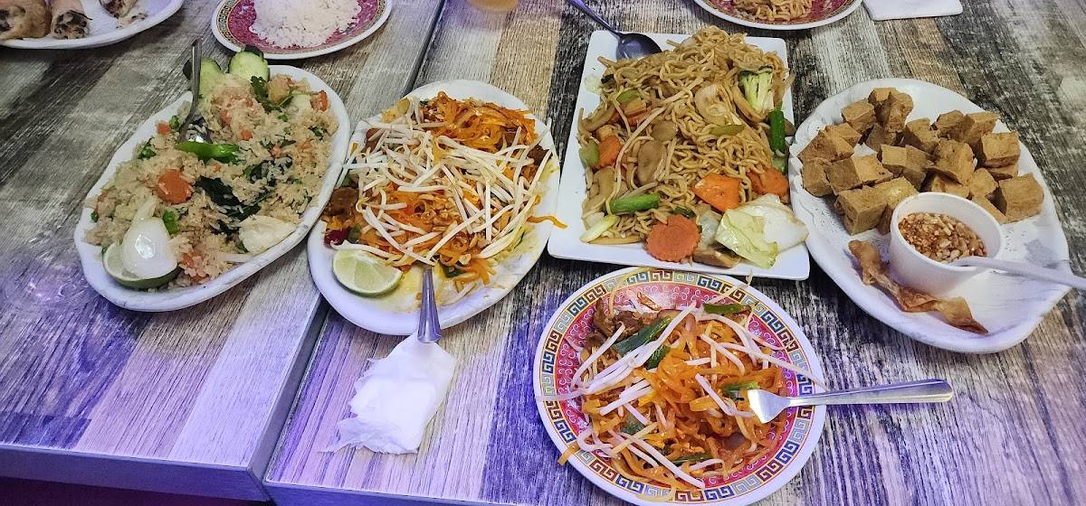 Jade Siam restaurant in Huntington Park - photo 2