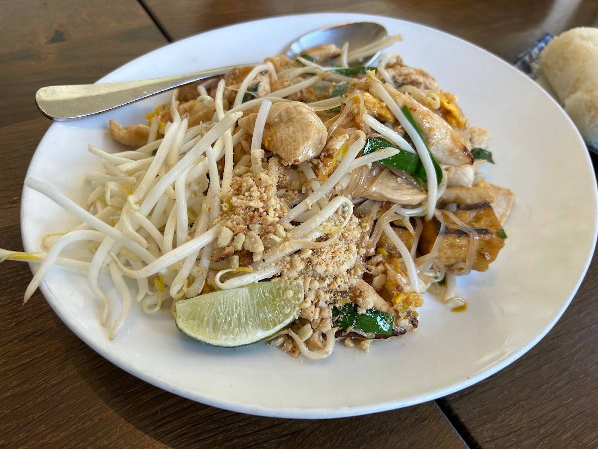 Basil Thai Restaurant & Bar restaurant in San Francisco - photo 4