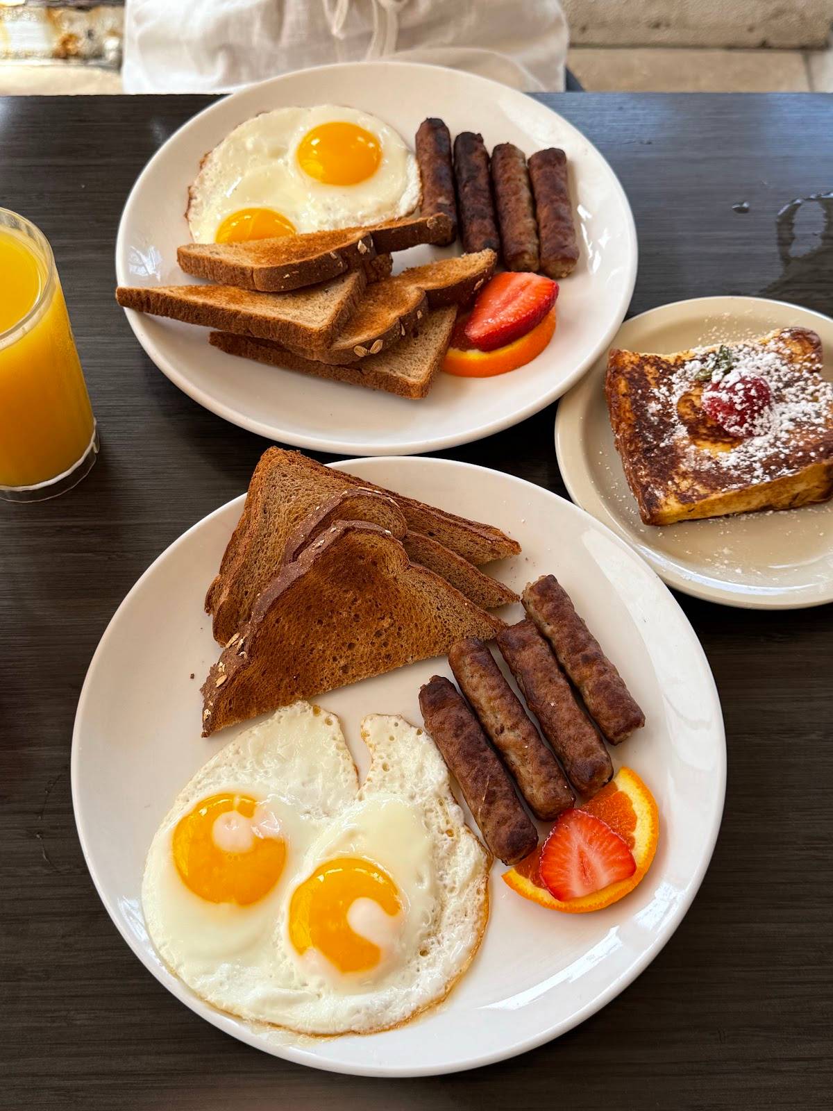 Sweet E's Café restaurant in Honolulu - photo 3