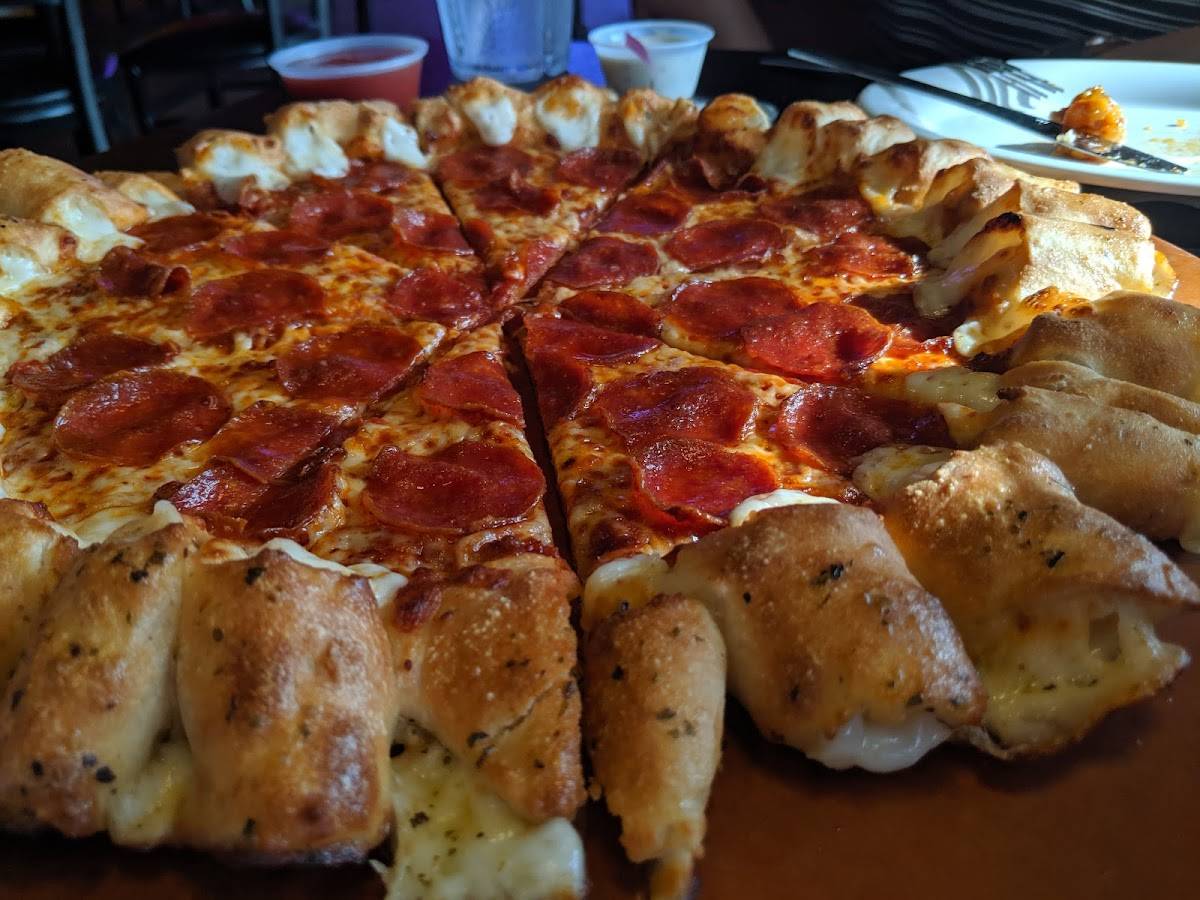 Pizza Hut restaurant in Pearland - photo 5