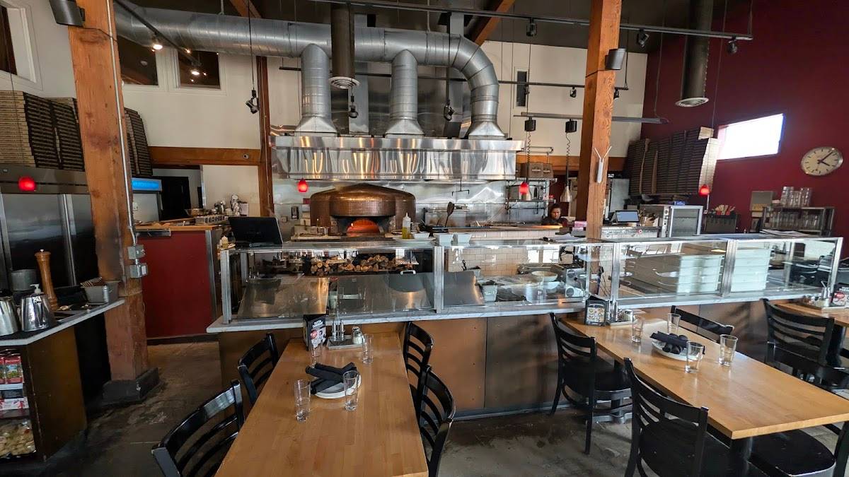 Tutta Bella Neapolitan Pizzeria - Columbia City restaurant in Seattle - photo 4