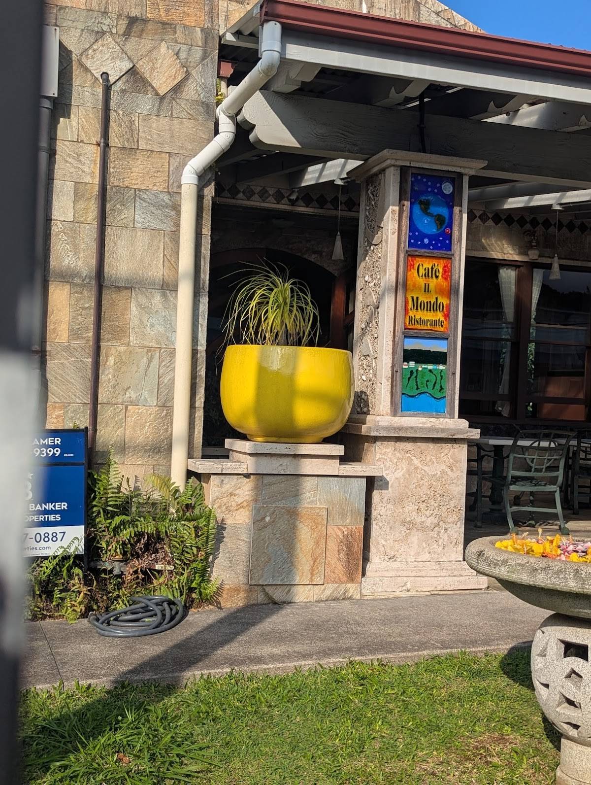 Cafe il Mondo restaurant in Honokaa - photo 4