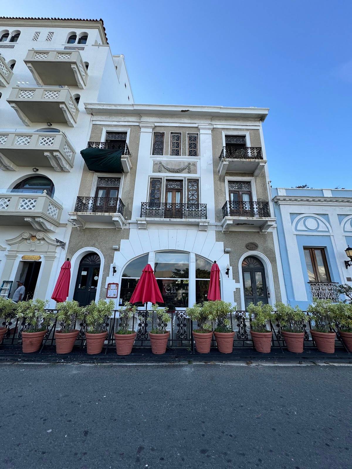 Cafe Berlin restaurant in San Juan - photo 4
