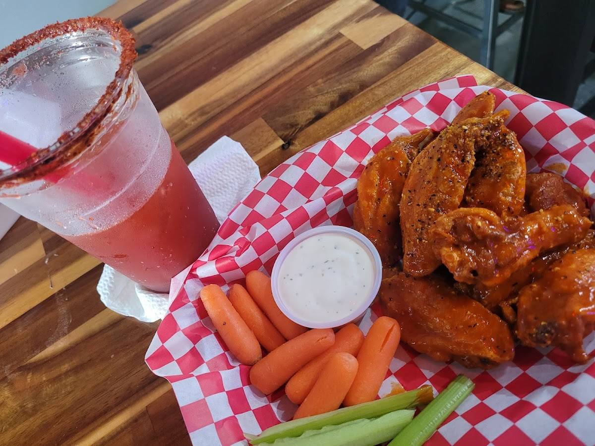 Cinco Michelada Beer Bar restaurant in Houston - photo 5