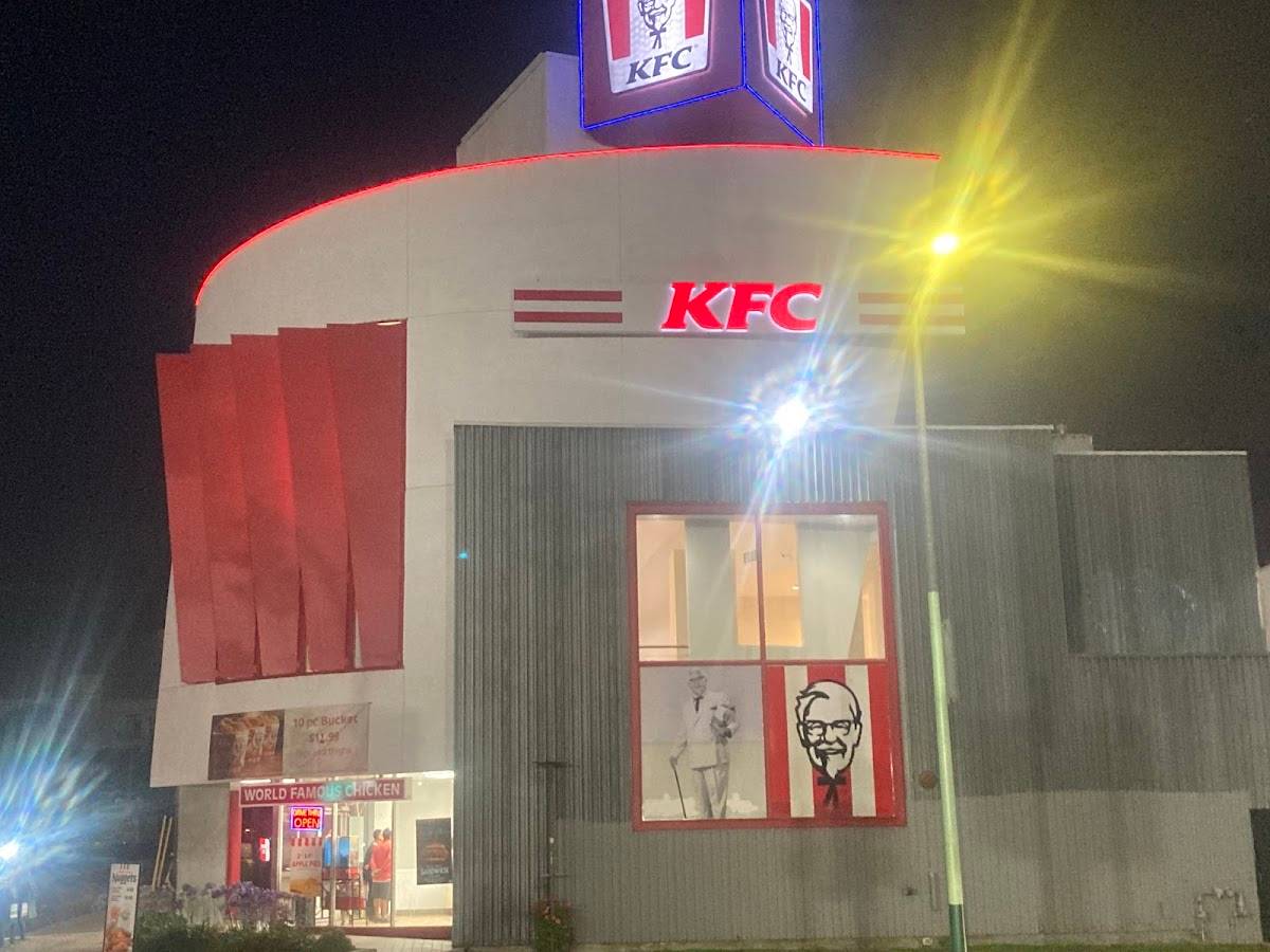 KFC restaurant in Los Angeles - photo 4