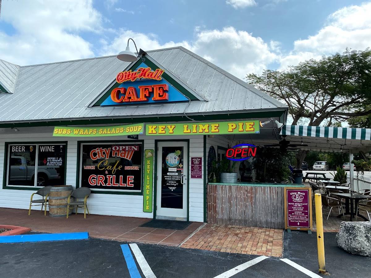 City Hall Cafe & Wine bar