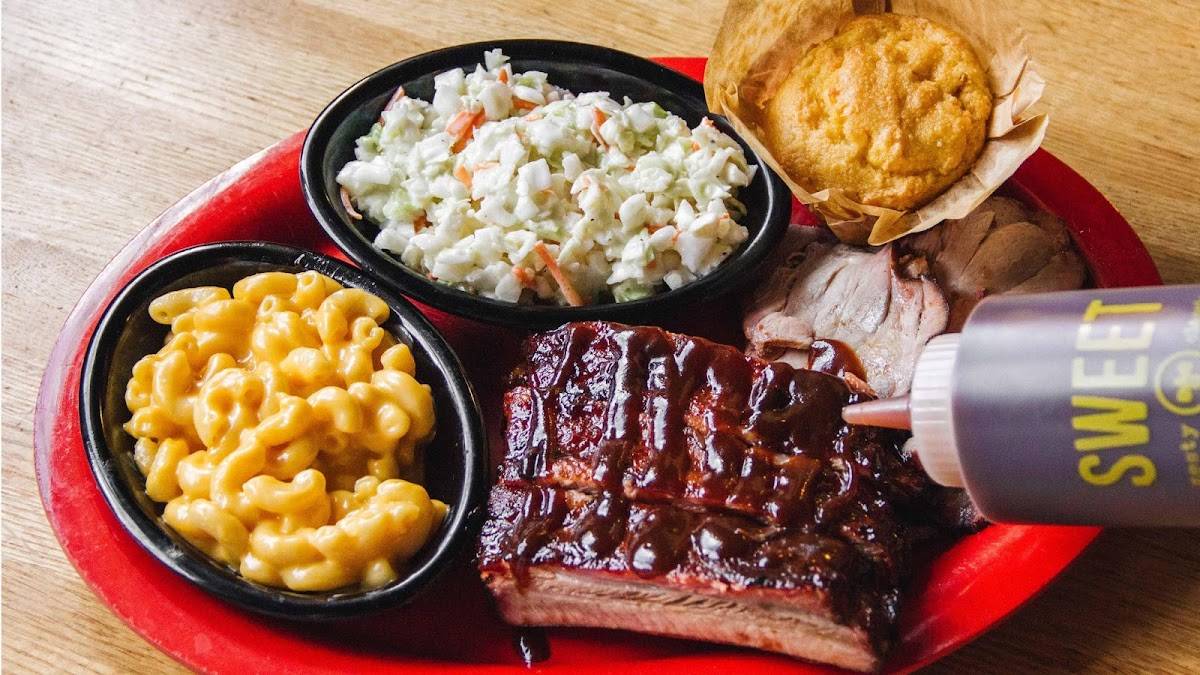 Sonny's BBQ restaurant in Jacksonville - photo 2