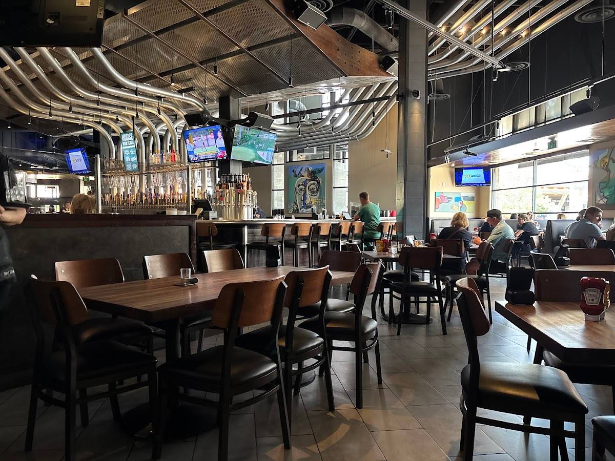 Yard House restaurant in Lone Tree - photo 4