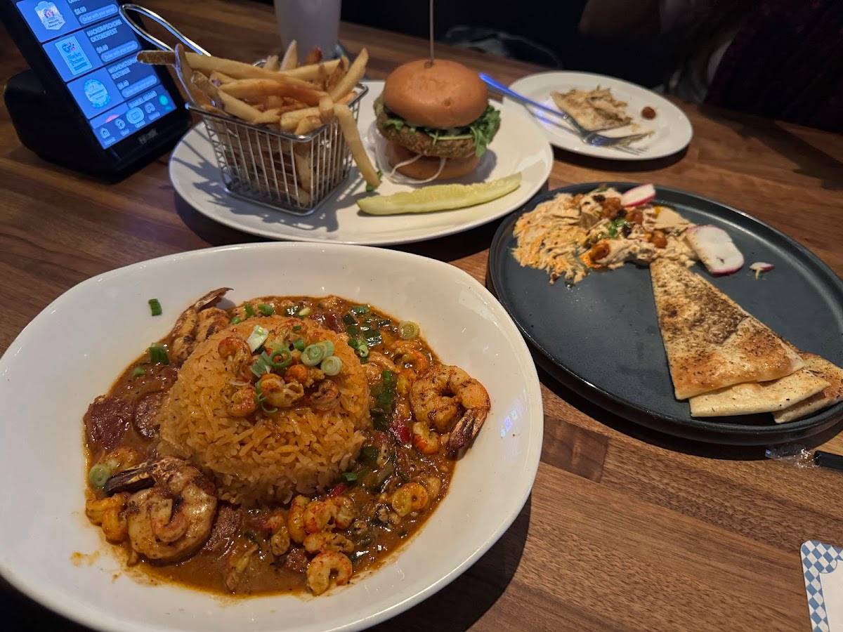 Yard House restaurant in Lone Tree - photo 5
