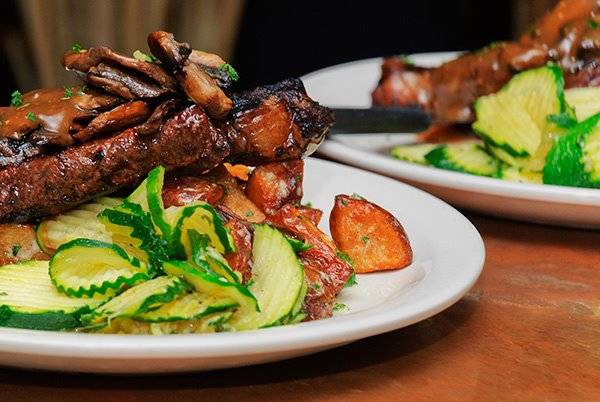 Barney Prine's Steakhouse & Saloon restaurant in Prineville - photo 2
