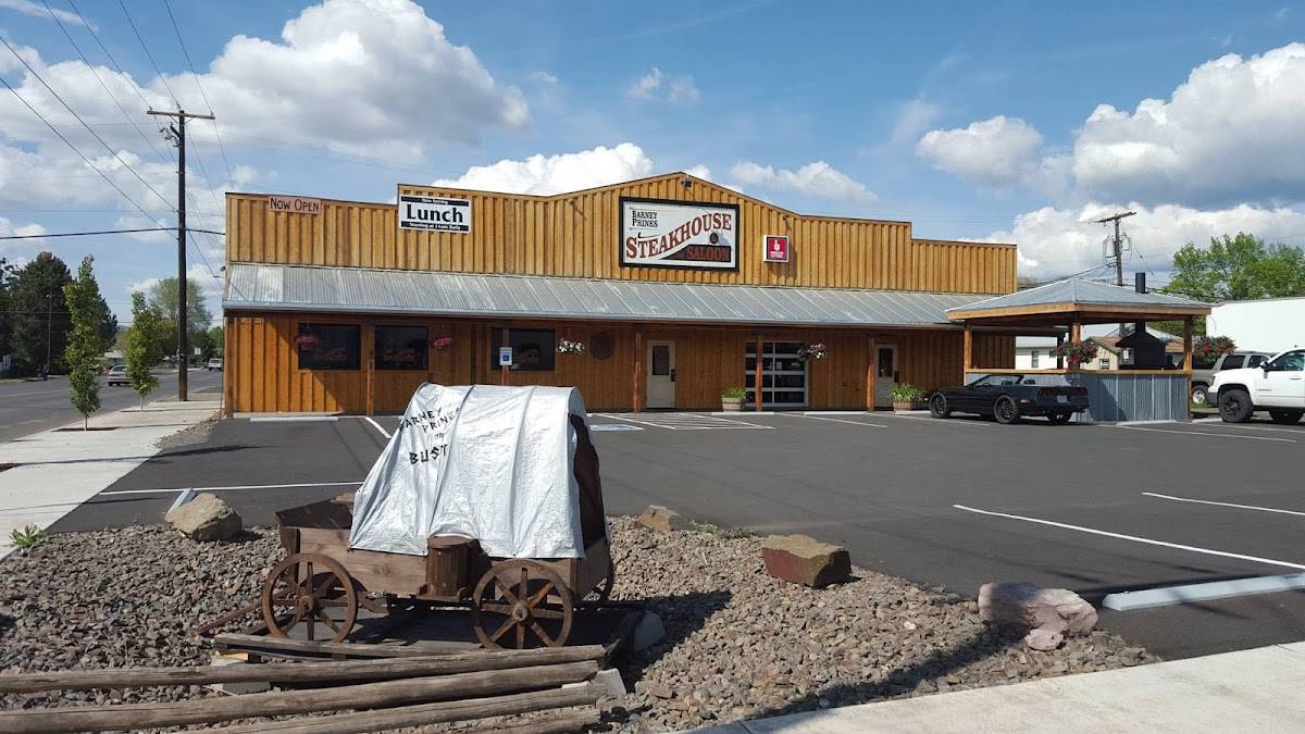 Barney Prine's Steakhouse & Saloon restaurant in Prineville - photo 4