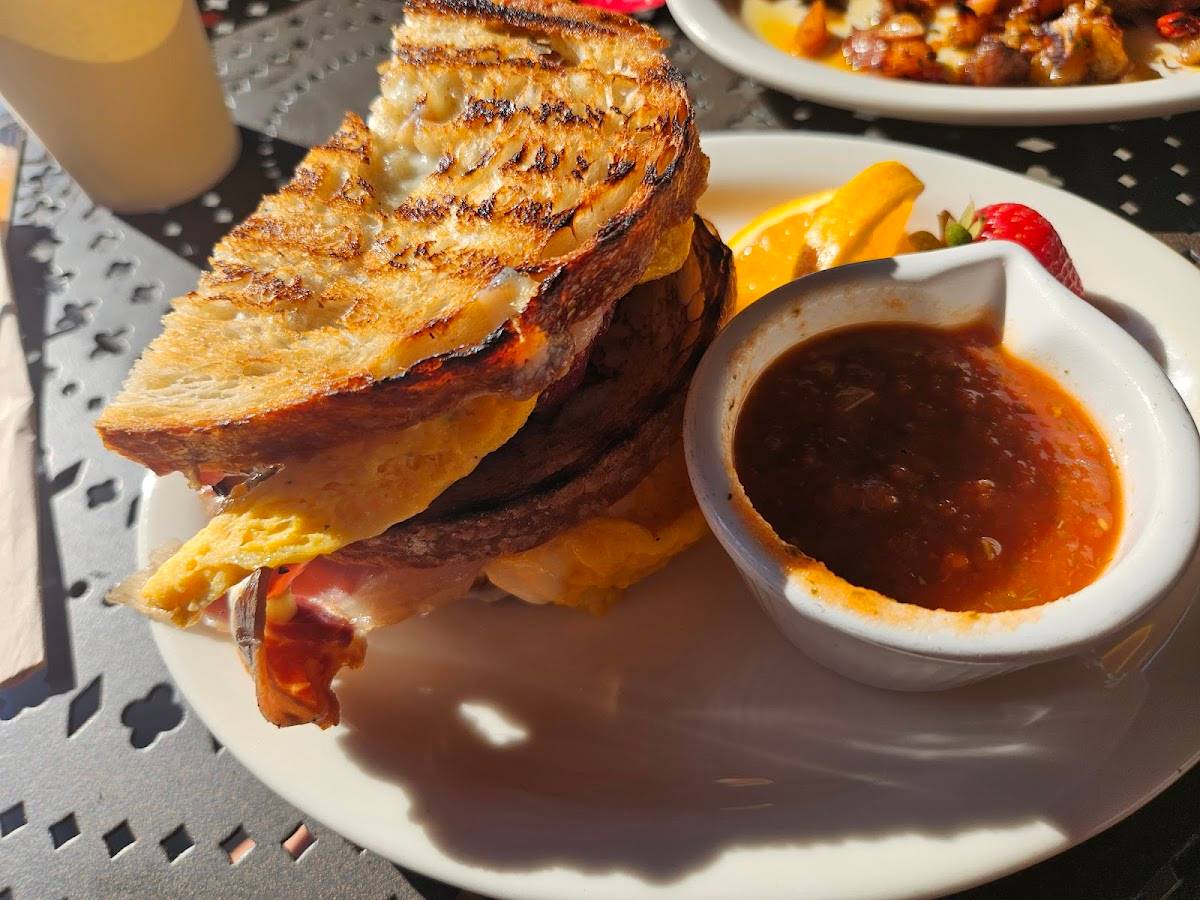 Urth Caffe Melrose restaurant in West Hollywood - photo 5