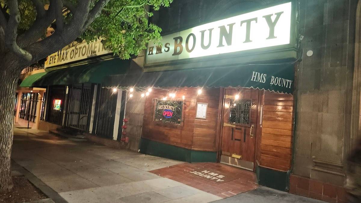 HMS Bounty restaurant in Los Angeles - photo 4