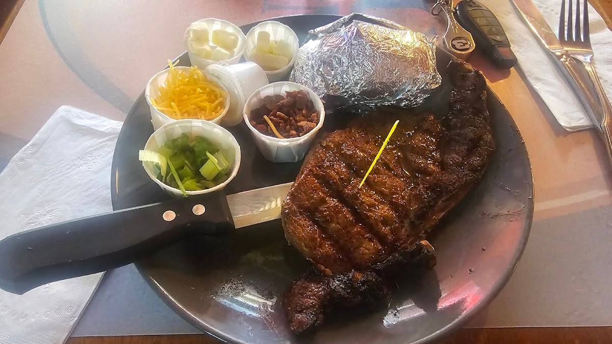 Szabo's Steakhouse and Seafood restaurant in Newport - photo 2