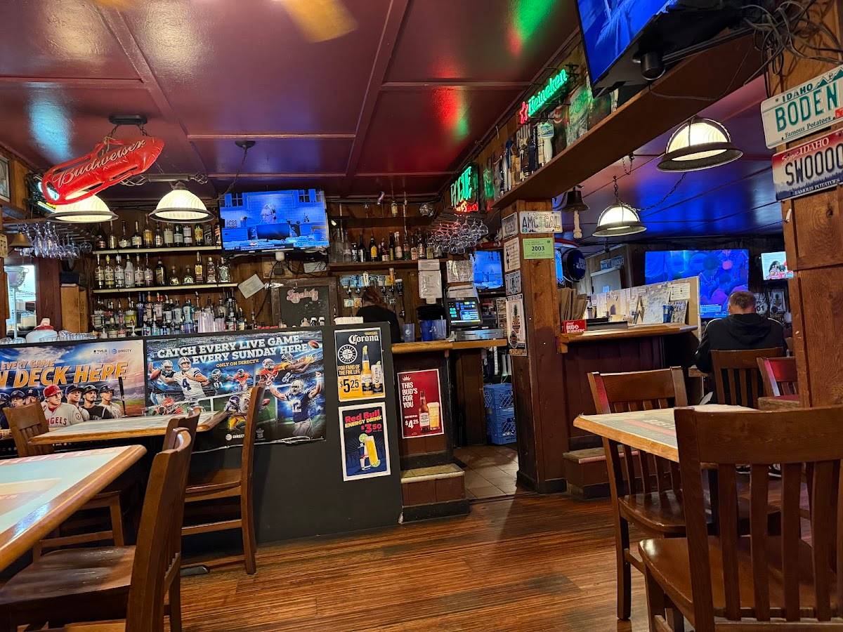 Szabo's Steakhouse and Seafood restaurant in Newport - photo 3