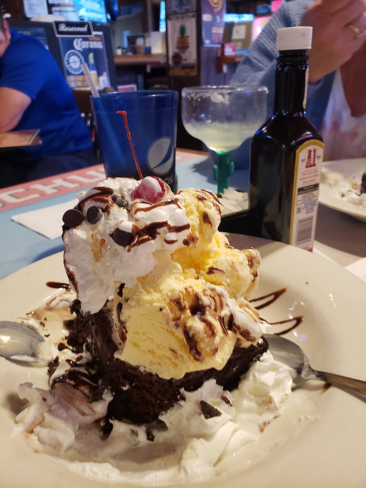 Szabo's Steakhouse and Seafood restaurant in Newport - photo 4