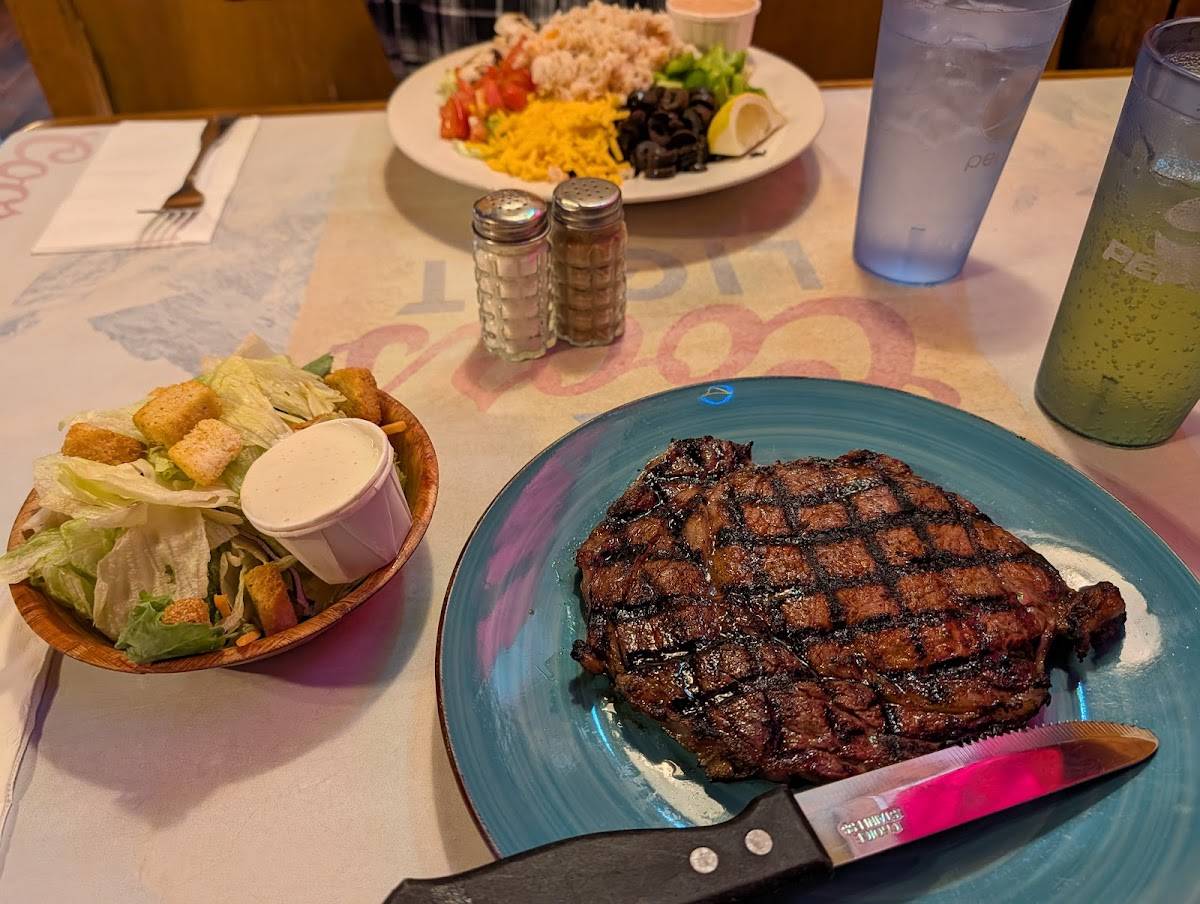 Szabo's Steakhouse and Seafood restaurant in Newport - photo 5