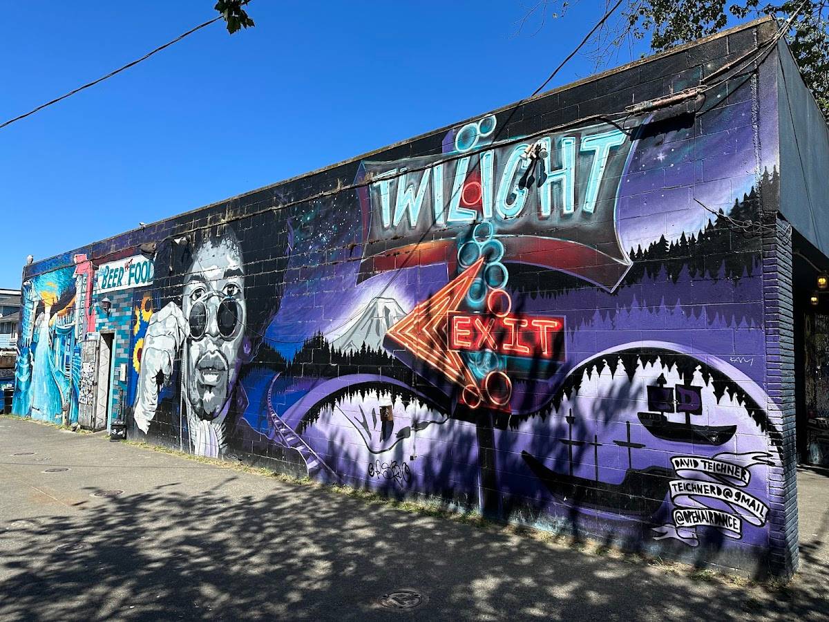 Twilight Exit restaurant in Seattle - photo 3