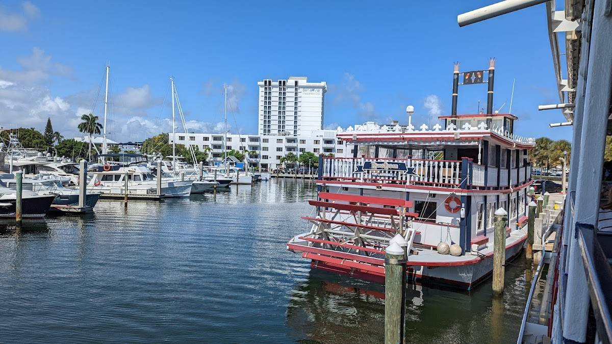 Jungle Queen Riverboat restaurant in Fort Lauderdale - photo 2