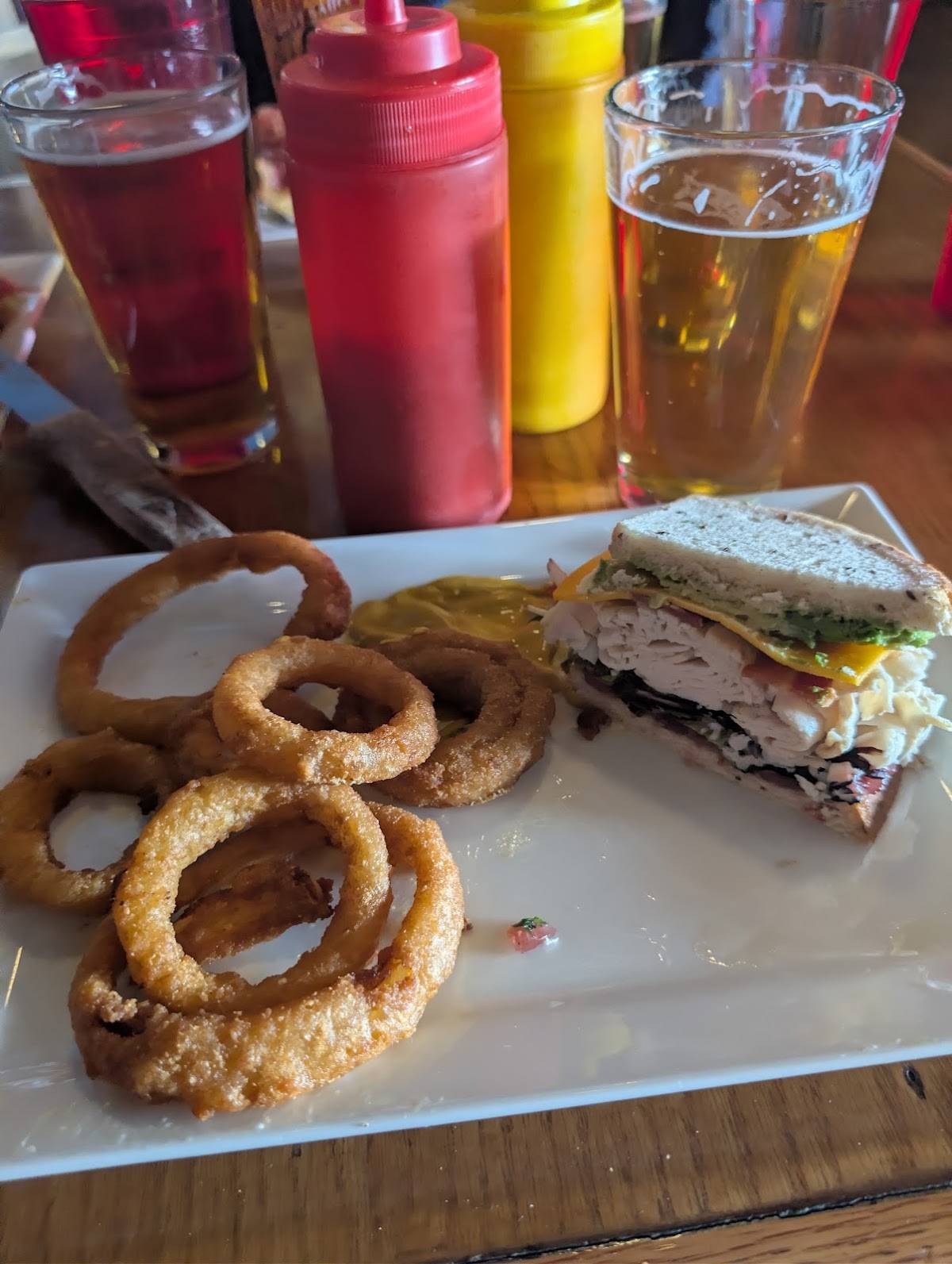 Highland Tavern restaurant in Denver - photo 3