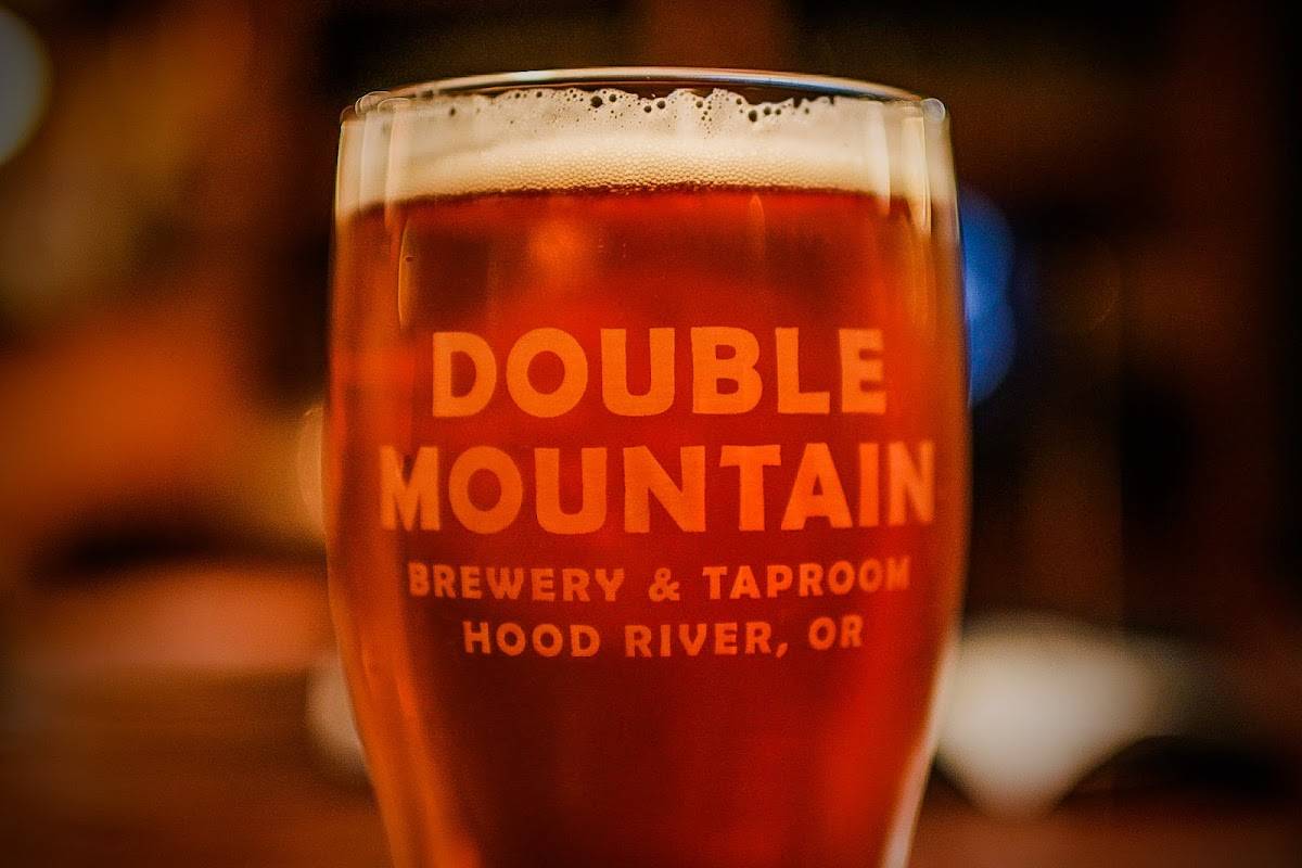 Double Mountain Brewery restaurant in Hood River - photo 2