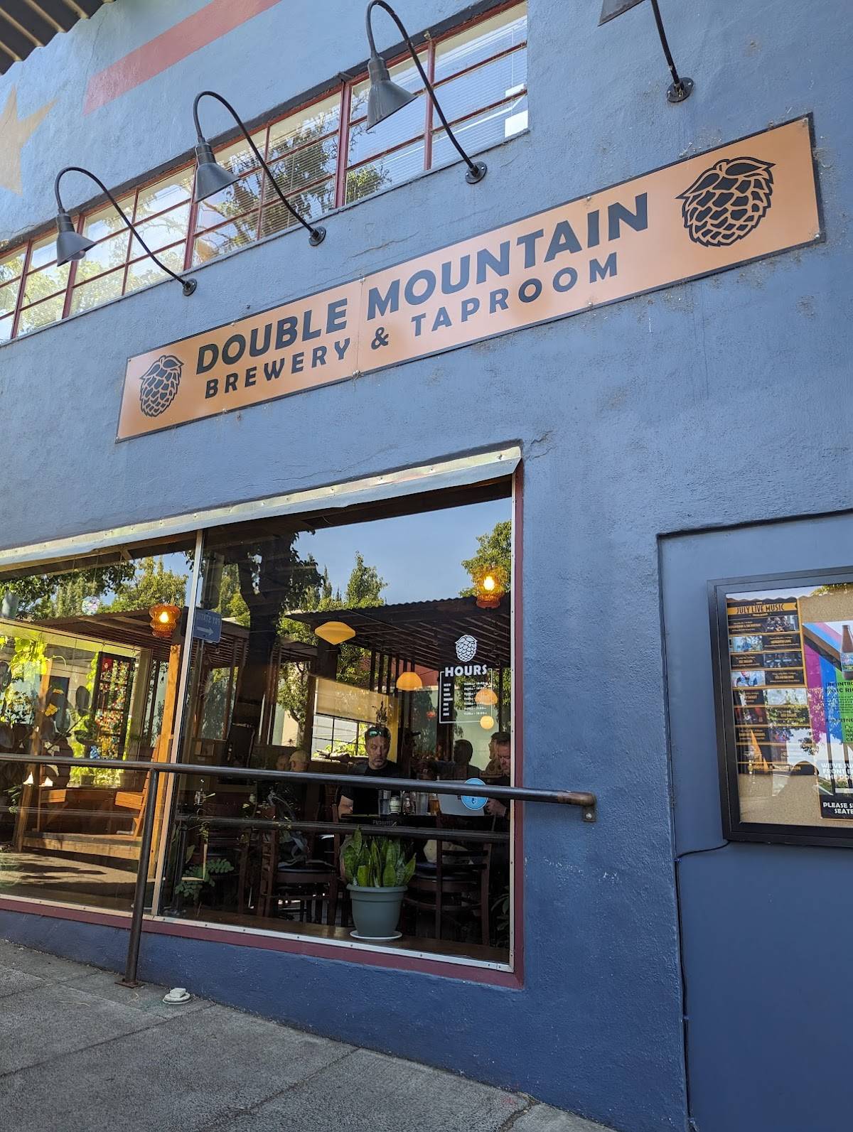 Double Mountain Brewery restaurant in Hood River - photo 4