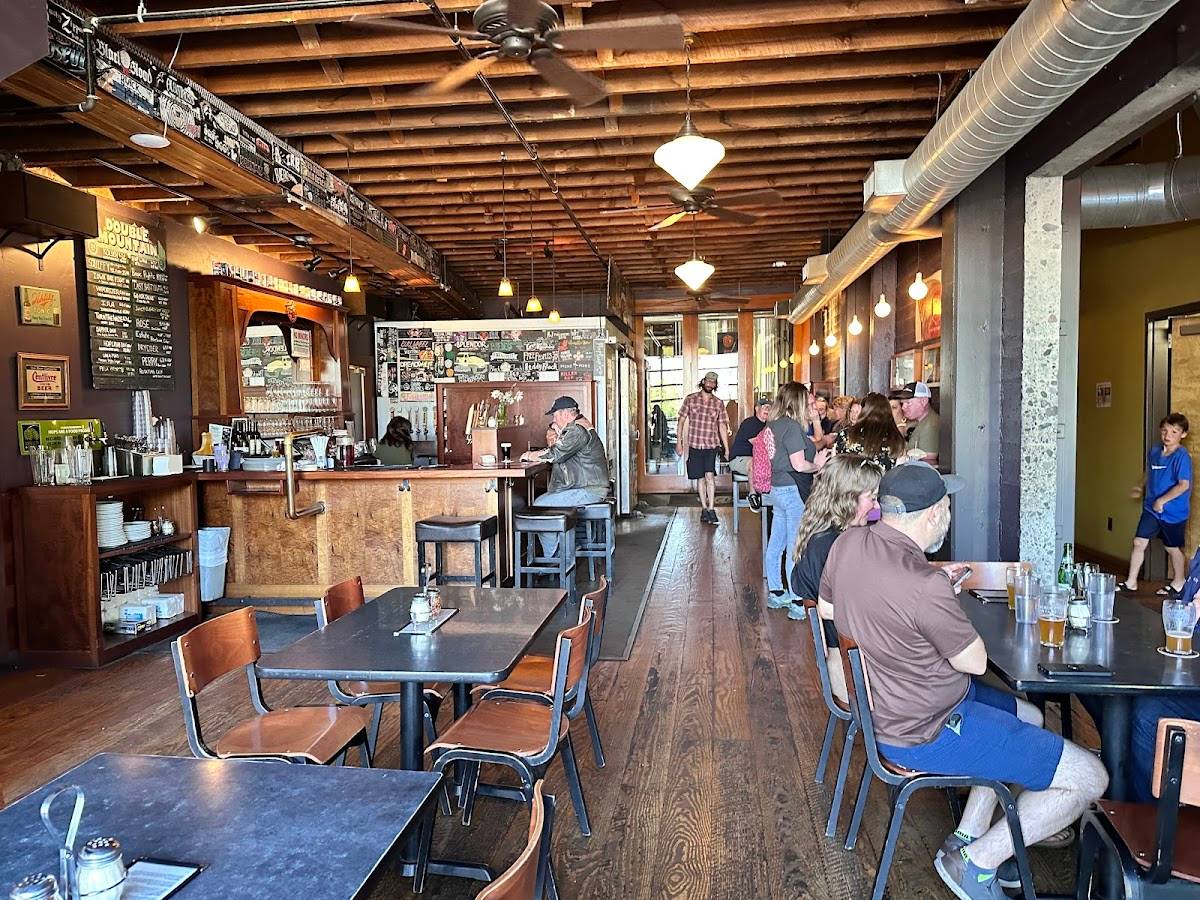 Double Mountain Brewery restaurant in Hood River - photo 5