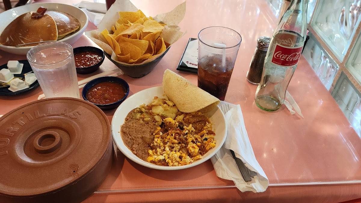 Esperanza's Restaurant & Bakery restaurant in Fort Worth - photo 5
