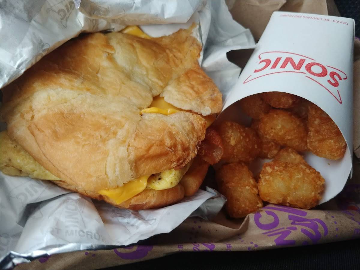 Sonic Drive-In restaurant in Highlands - photo 4