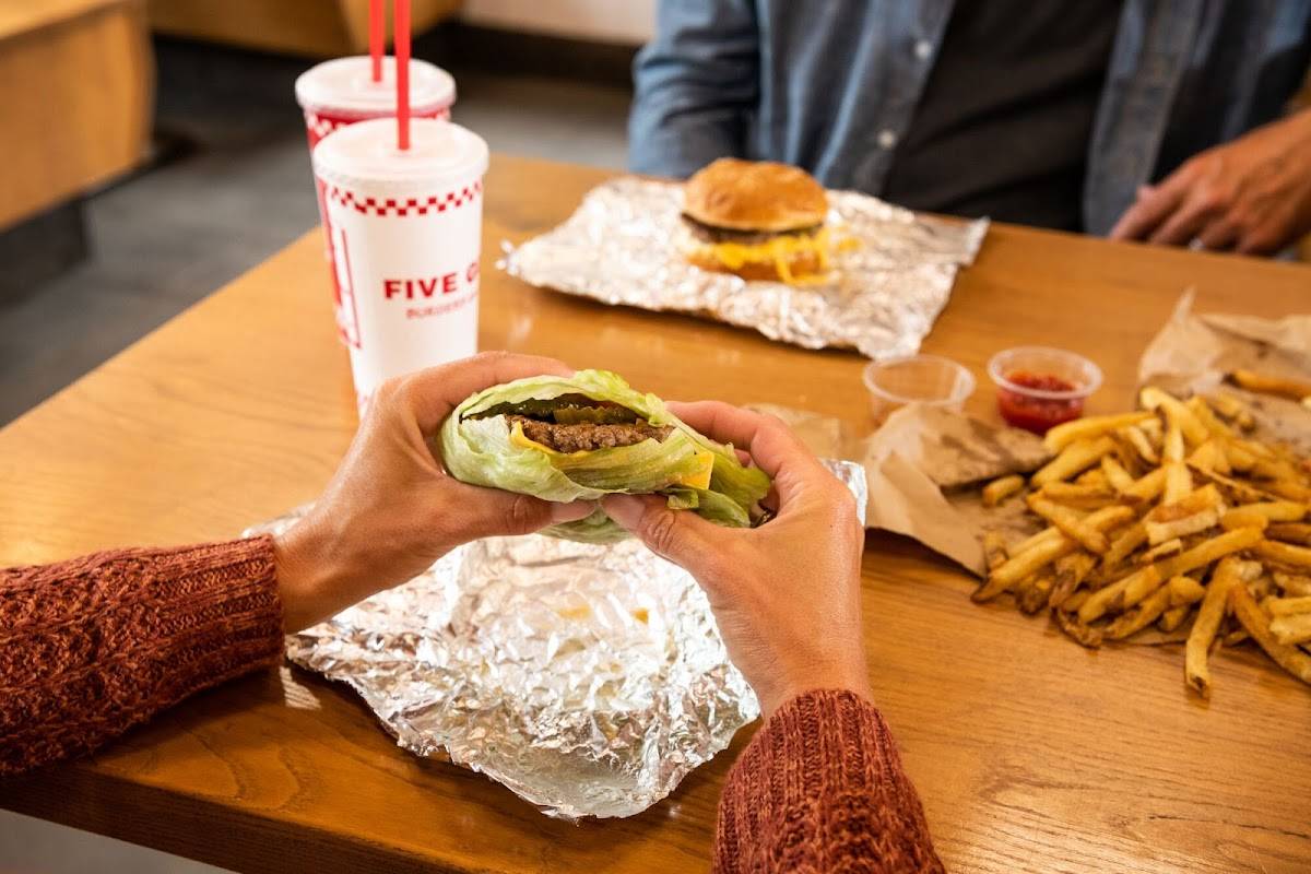 Five Guys restaurant in Tucson - photo 4